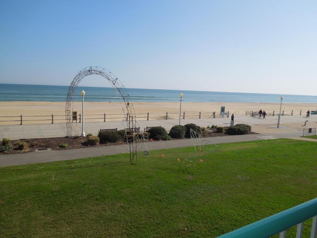 Baymont By Wyndham Virginia Beach Oceanfront Экстерьер фото