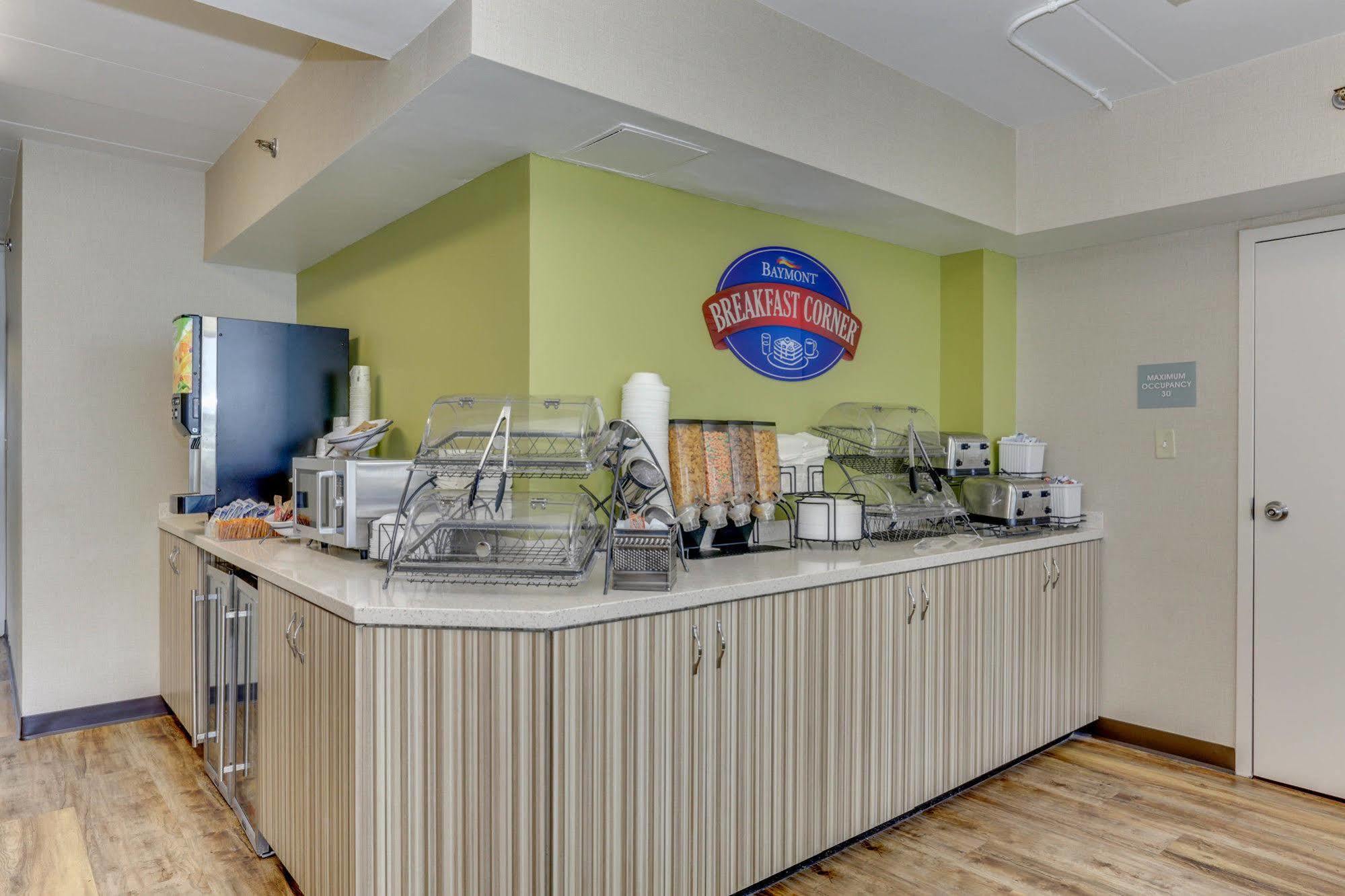 Baymont By Wyndham Virginia Beach Oceanfront Экстерьер фото